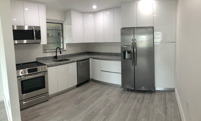 Foto del edificio - 17150 NE 23rd Ave