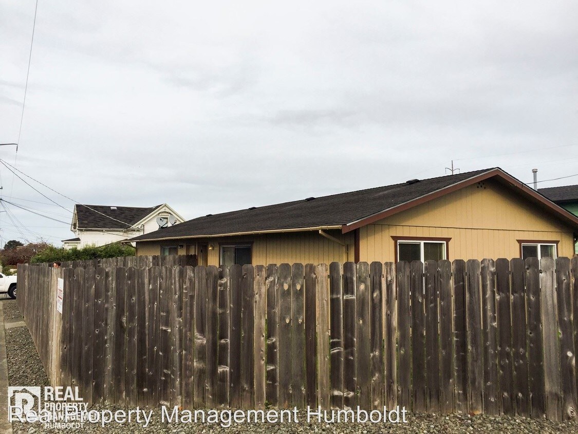 2341 Spring St, Eureka, CA 95501 Room for Rent in Eureka, CA