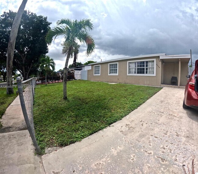 Foto del edificio - 5720 SW 38th Ct
