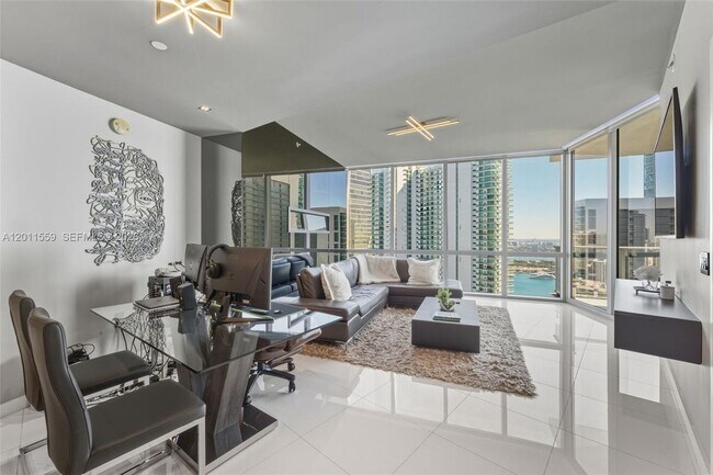Foto del edificio - 851 NE 1st Ave