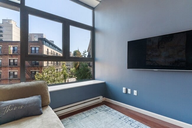 Building Photo - 12 Stoneholm St