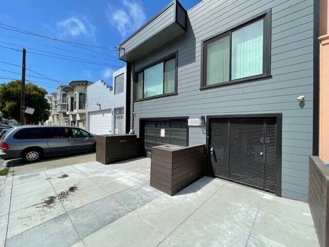 Building Photo - 938 Ingerson Ave