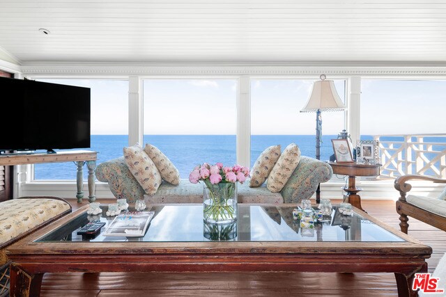Foto del edificio - 24000 Malibu Rd