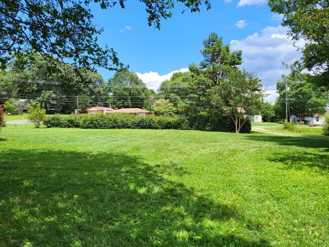 Building Photo - 14209 Lucia Riverbend Hwy