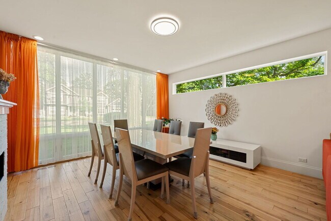 Foto del edificio - 920 Appletree Ln