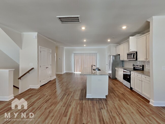 Foto del edificio - 6932 Woodland Stream Pl