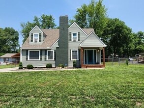 Building Photo - 10826 E Ayers Ave