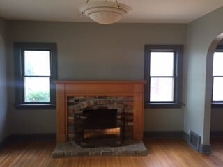 Building Photo - 1017 S McClelland St