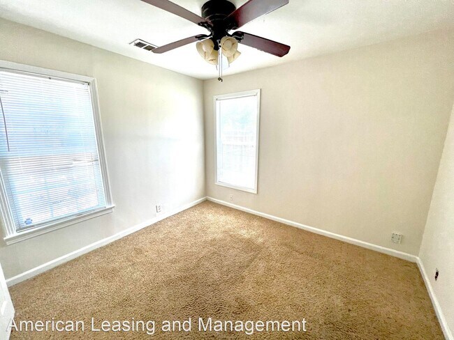 Foto del edificio - 3 br, 1 bath House - 2494 West Lucas