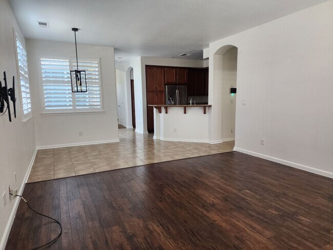 Foto del edificio - Beautiful home in Kiley Ranch.
