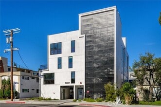 Building Photo - 10657 Moorpark St