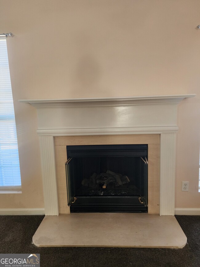 Building Photo - 5485 Sierra Tr