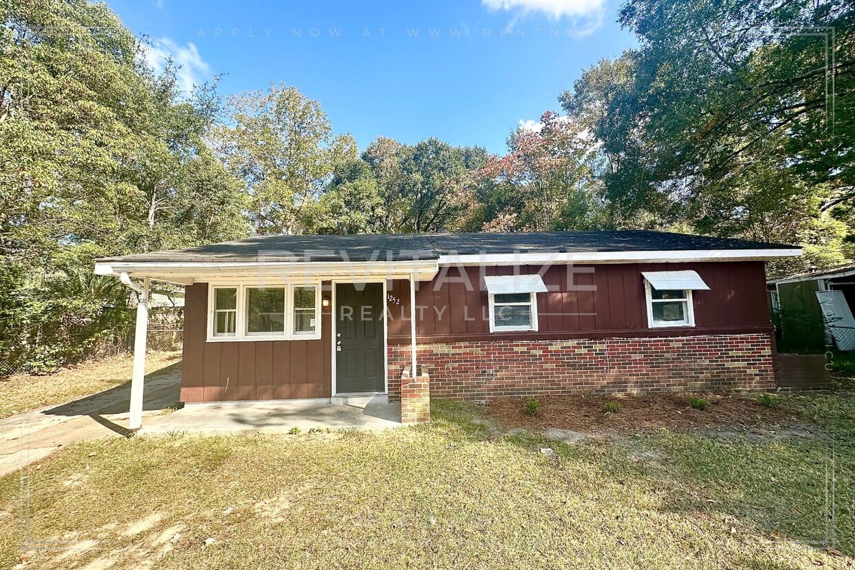 Foto principal - 3 Bedroom/1 Bathroom Home in West Mobile!