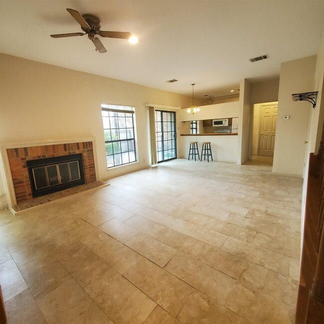 Building Photo - 20 Chapel Hill Cir