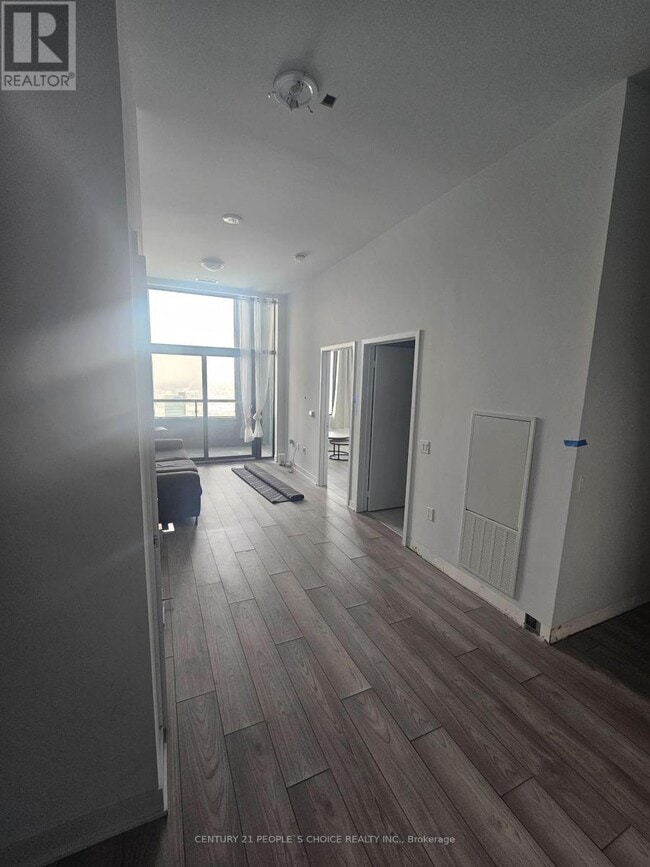 Photo du bâtiment - 2920 Hwy 7