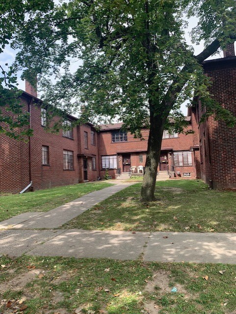 Primary Photo - 3294 W Boston Blvd