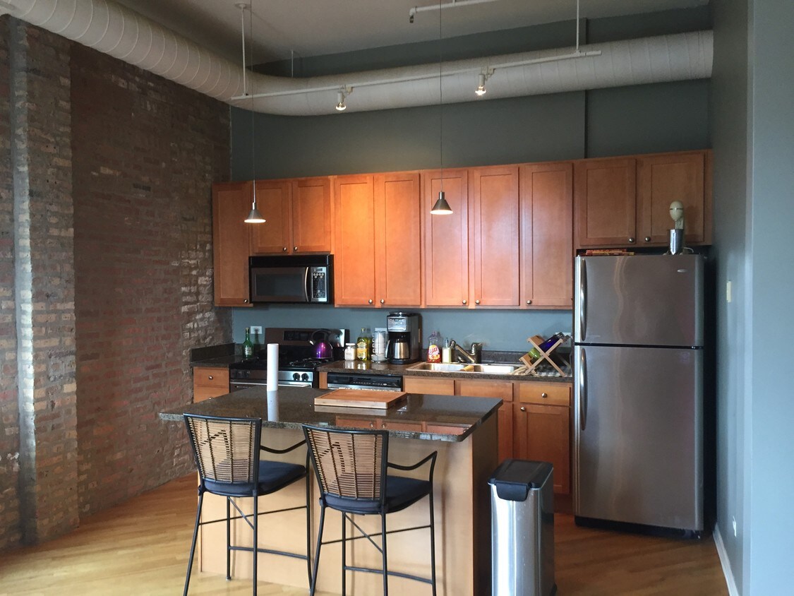 Foto principal - 1400 N Milwaukee Ave