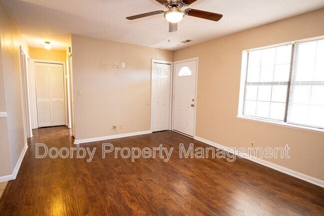 Foto del edificio - 303 Withrow Rd