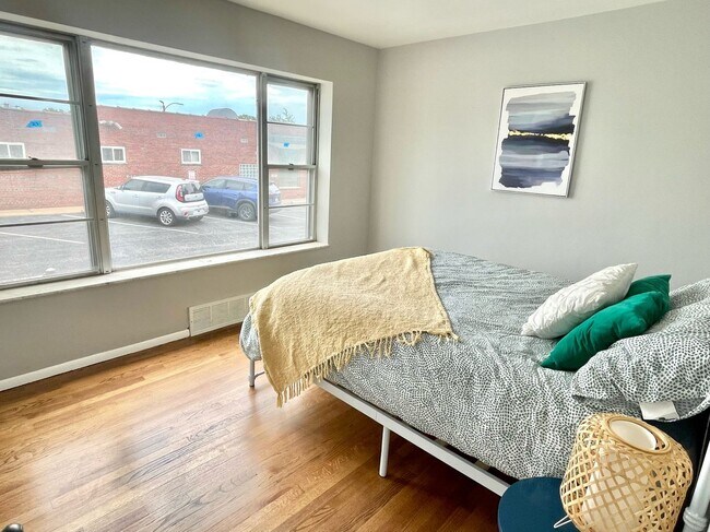 Foto del edificio - 5445 Chippewa St