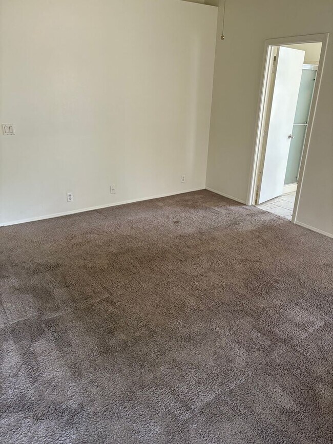 Building Photo - 4 BEDROOM IN CHANDLER WITH POOL