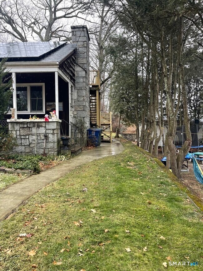 Foto del edificio - 598 Frenchtown Rd