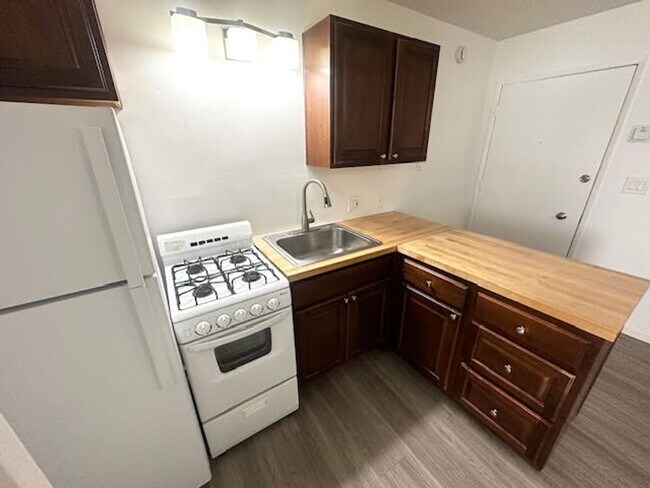Interior Photo - Redwood Terrace