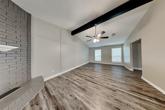 Building Photo - 2818 Silver Falls Dr