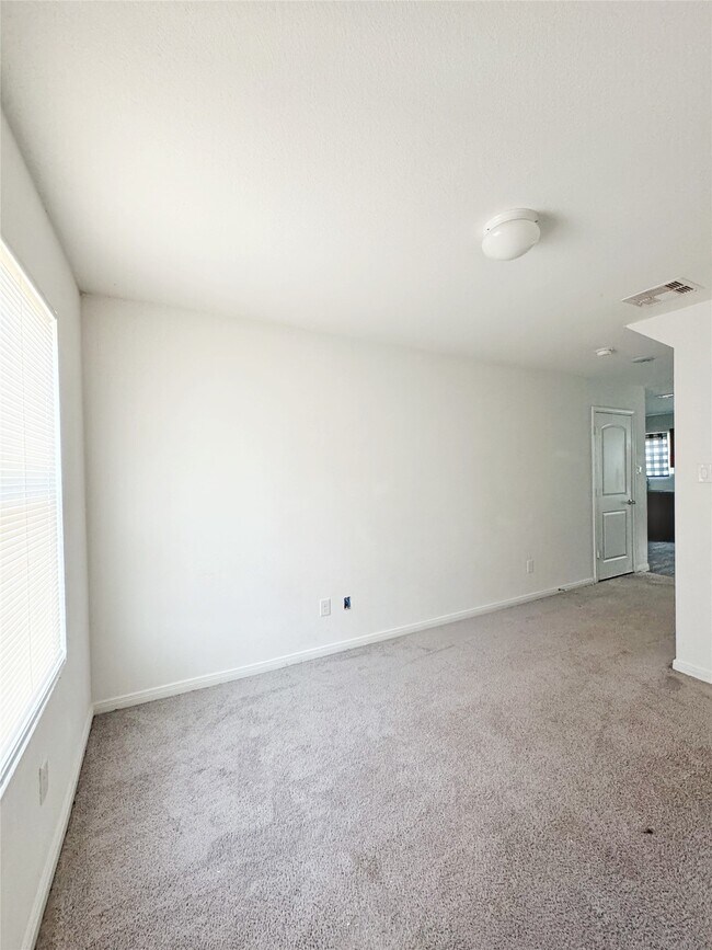 Building Photo - 245 Water Oak