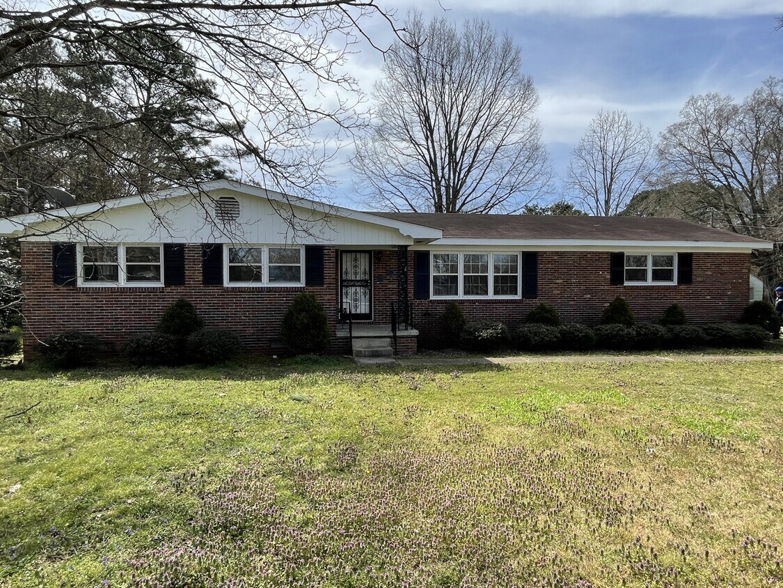 Foto principal - 8413 Old Madison Pike