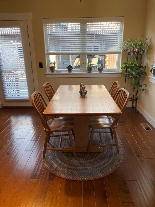Foto del edificio - Beautiful 4 Bed 3 Bath House in Northeast Fort Collins!