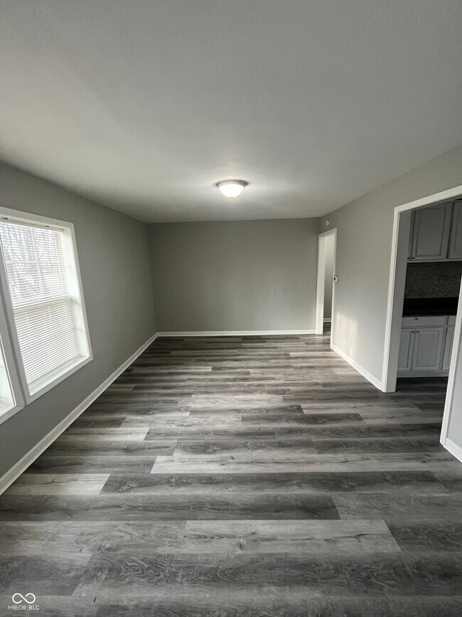 Building Photo - 3549 N Linwood Ave