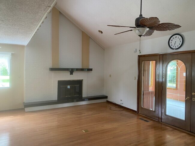 Foto del edificio - 17259 W 143rd St