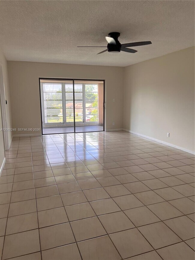 Foto del edificio - 8101 SW 24th Ct