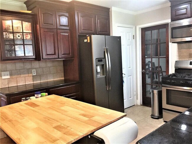 Building Photo - 11203 Sky Ridge Dr