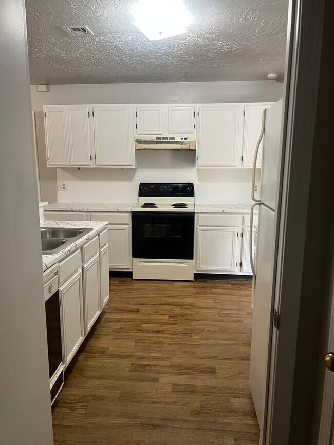 Foto del edificio - 4016 SW Sunflower Ln