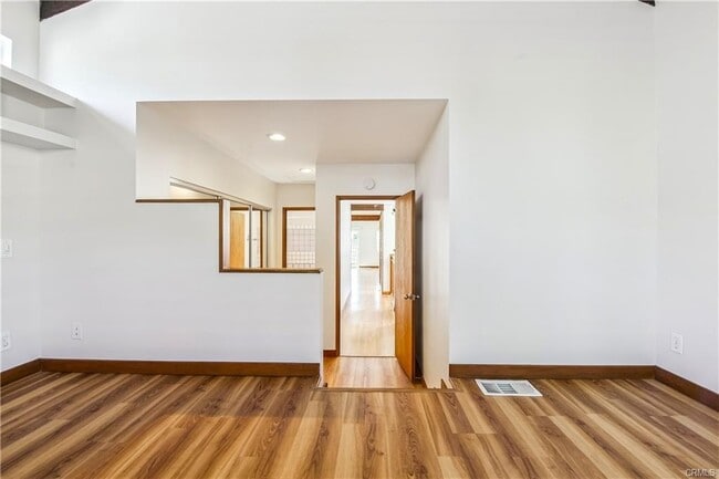 Building Photo - 1834 Rhodes St