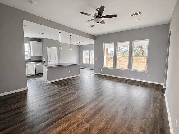 Foto del edificio - 2109 Bluebonnet Ave