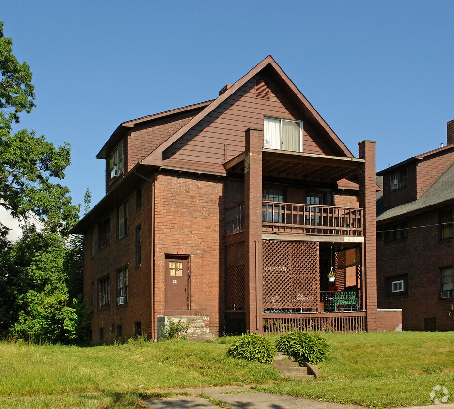 1424 Elm St, Youngstown, OH 44505 Apartments in Youngstown, OH