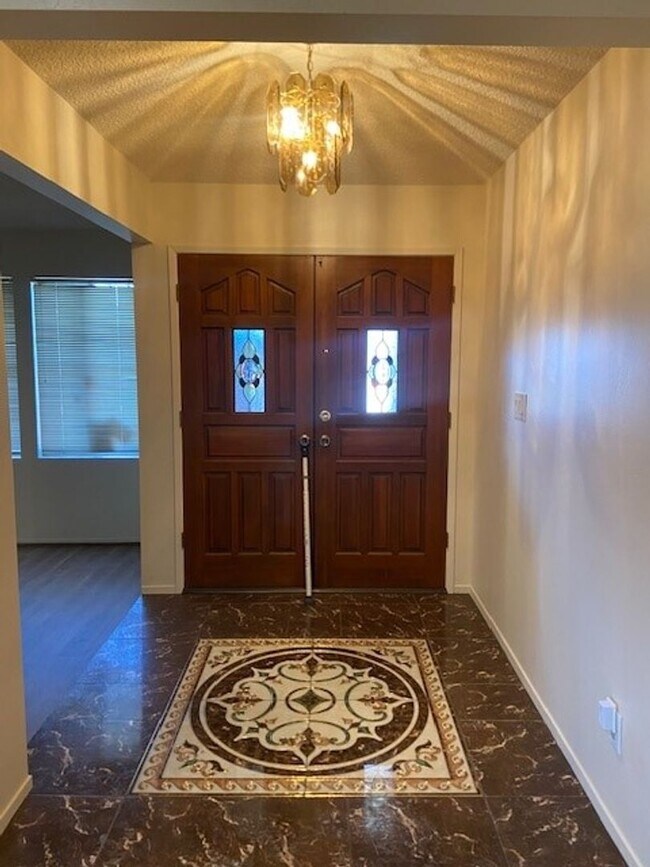 Building Photo - 308 Pauma Ct