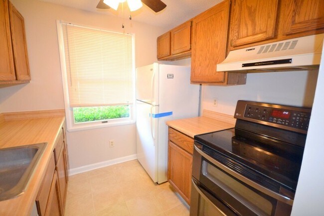 Foto del edificio - 7738 Kingsberry Ct