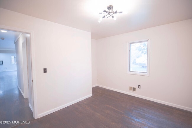 Foto del edificio - 585 Shady Ln