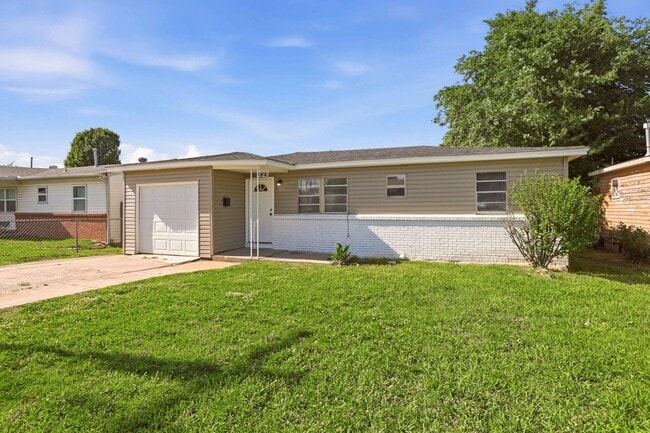 Photo - 321 SE 67th St House