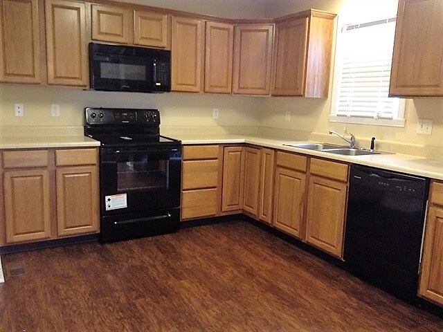 Foto del edificio - 1207 Meadowood Dr