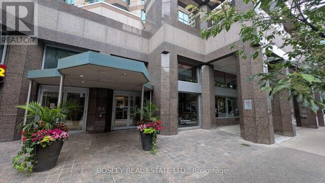 Building Photo - 38-PH3438 Elm St
