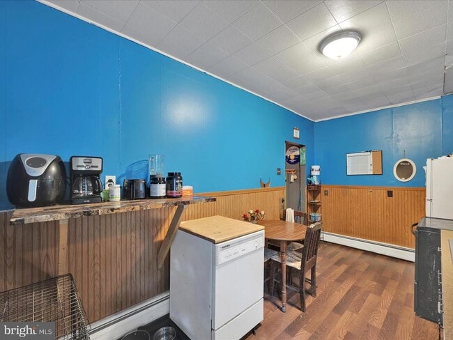 Building Photo - 211 Lincoln Ave