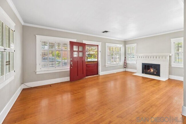 Building Photo - 1010 7th St