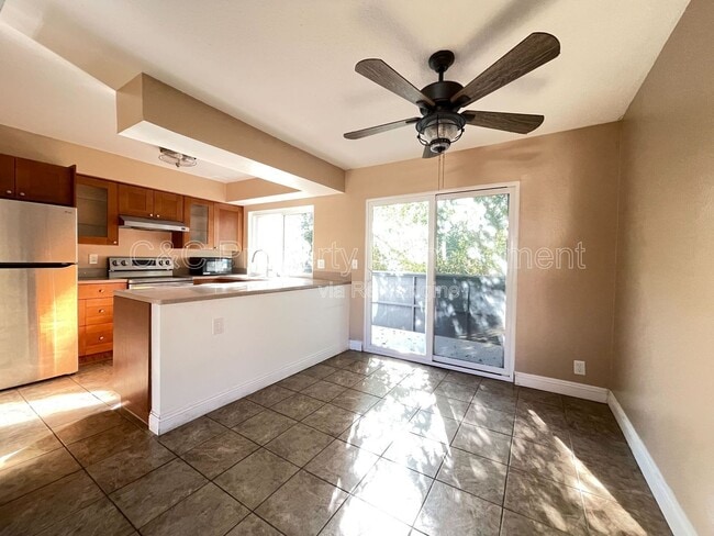 Foto del edificio - 8075 Caminito de Pizza