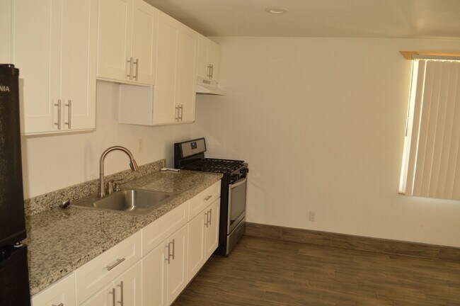 Foto del edificio - 4209 Warda Ave