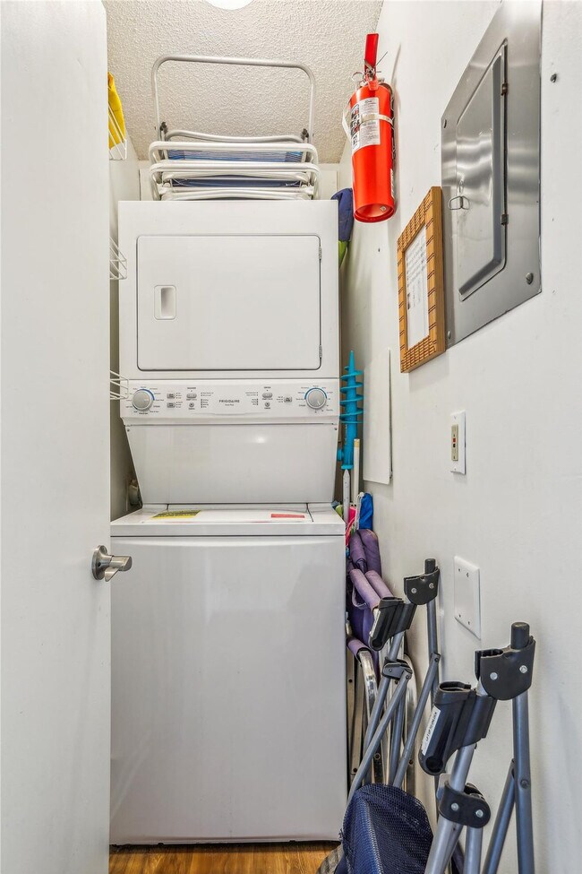 Foto del edificio - 880 Jimmy Buffett Mem Hwy