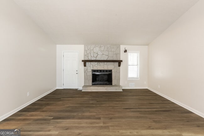 Building Photo - 4771 N Springs Rd NW